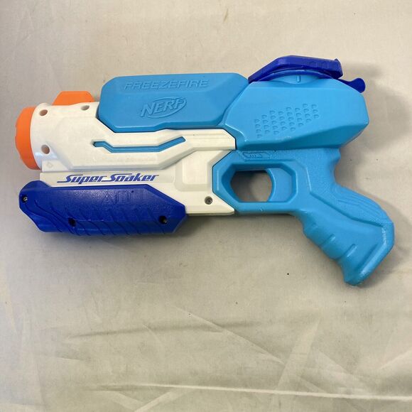 Nerf Super Soaker Freeze Fire Toy Gun Just add Ice - Picture 2 of 3